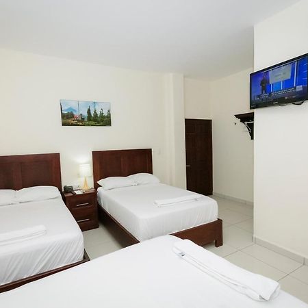 Hotel Mediterraneo Inn Santa Rosa de Lima Екстериор снимка