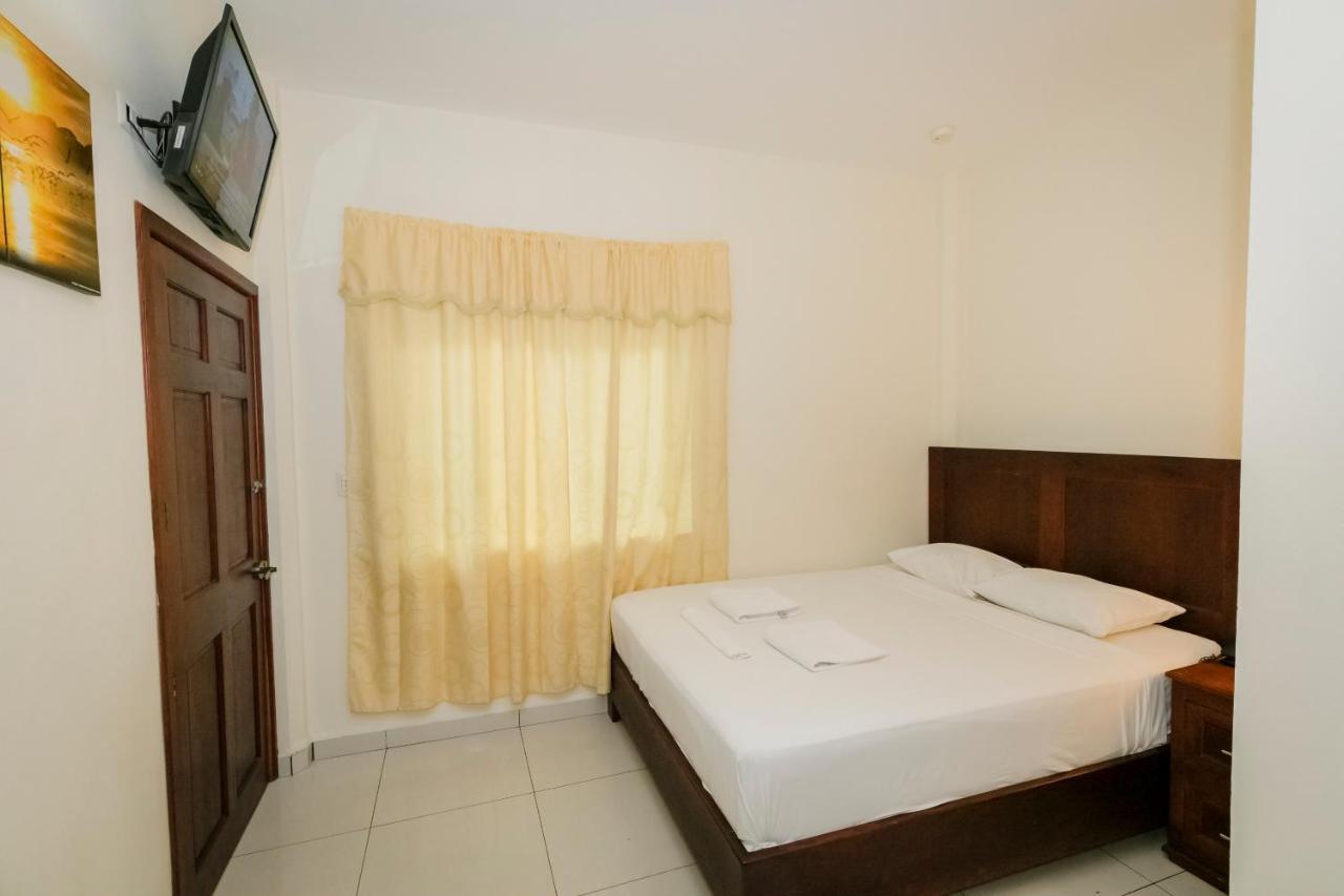 Hotel Mediterraneo Inn Santa Rosa de Lima Екстериор снимка