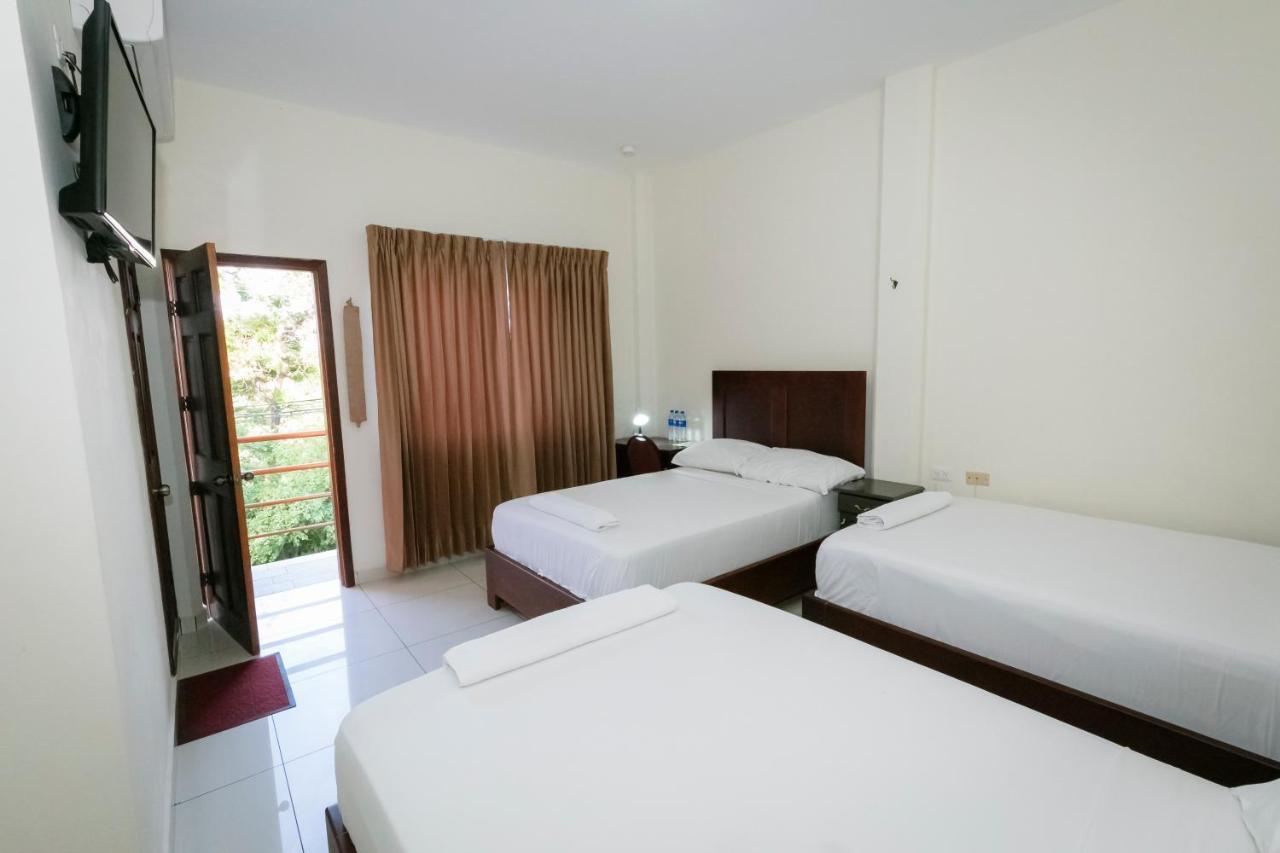 Hotel Mediterraneo Inn Santa Rosa de Lima Екстериор снимка