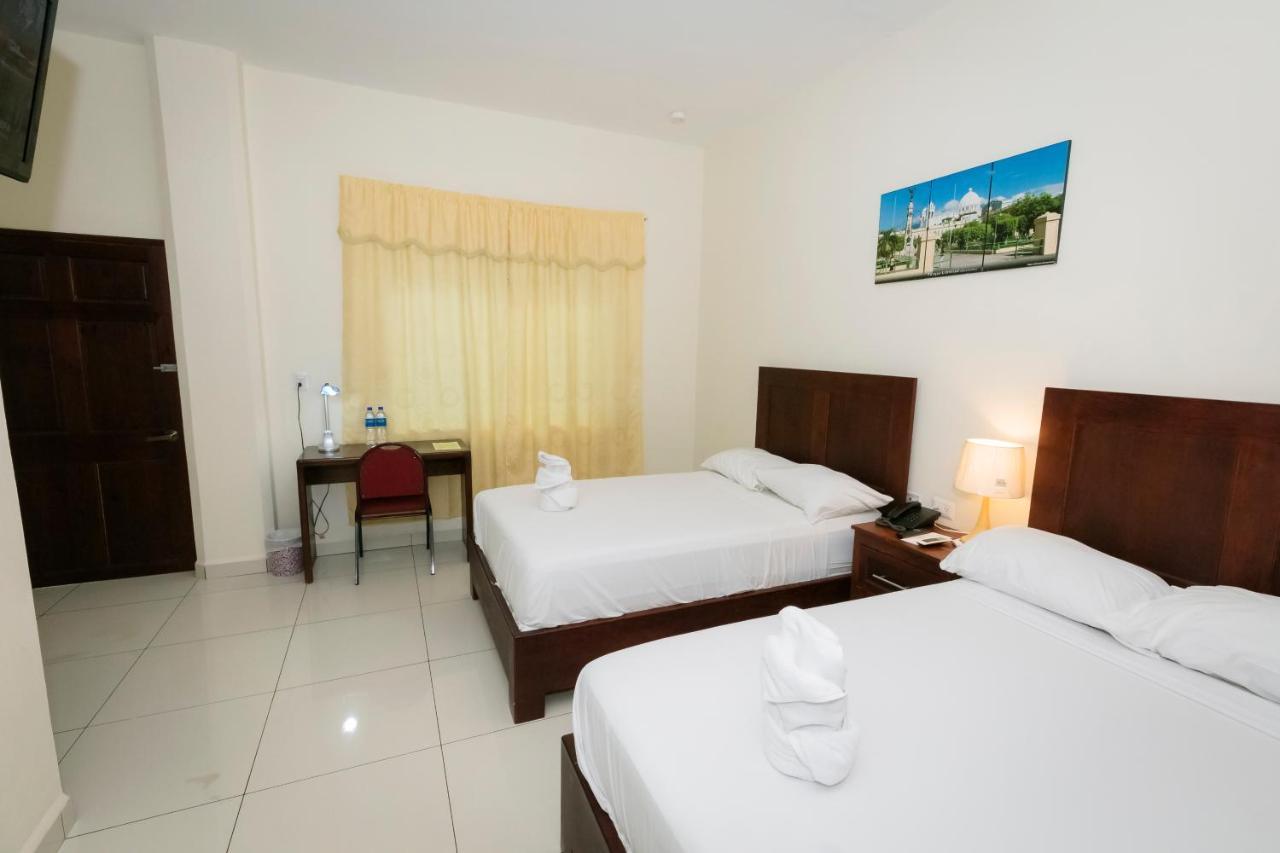 Hotel Mediterraneo Inn Santa Rosa de Lima Екстериор снимка