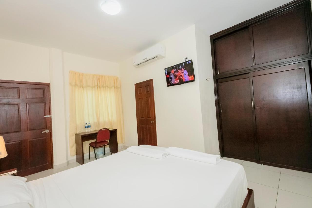 Hotel Mediterraneo Inn Santa Rosa de Lima Екстериор снимка