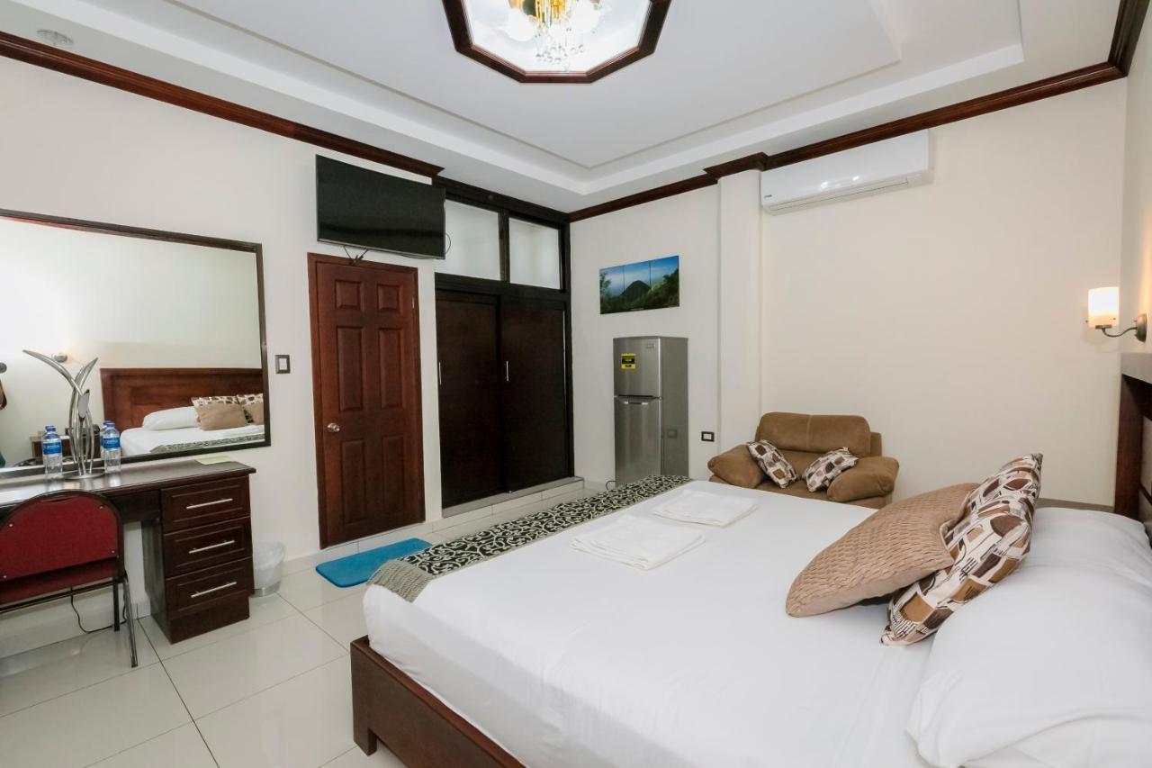 Hotel Mediterraneo Inn Santa Rosa de Lima Екстериор снимка
