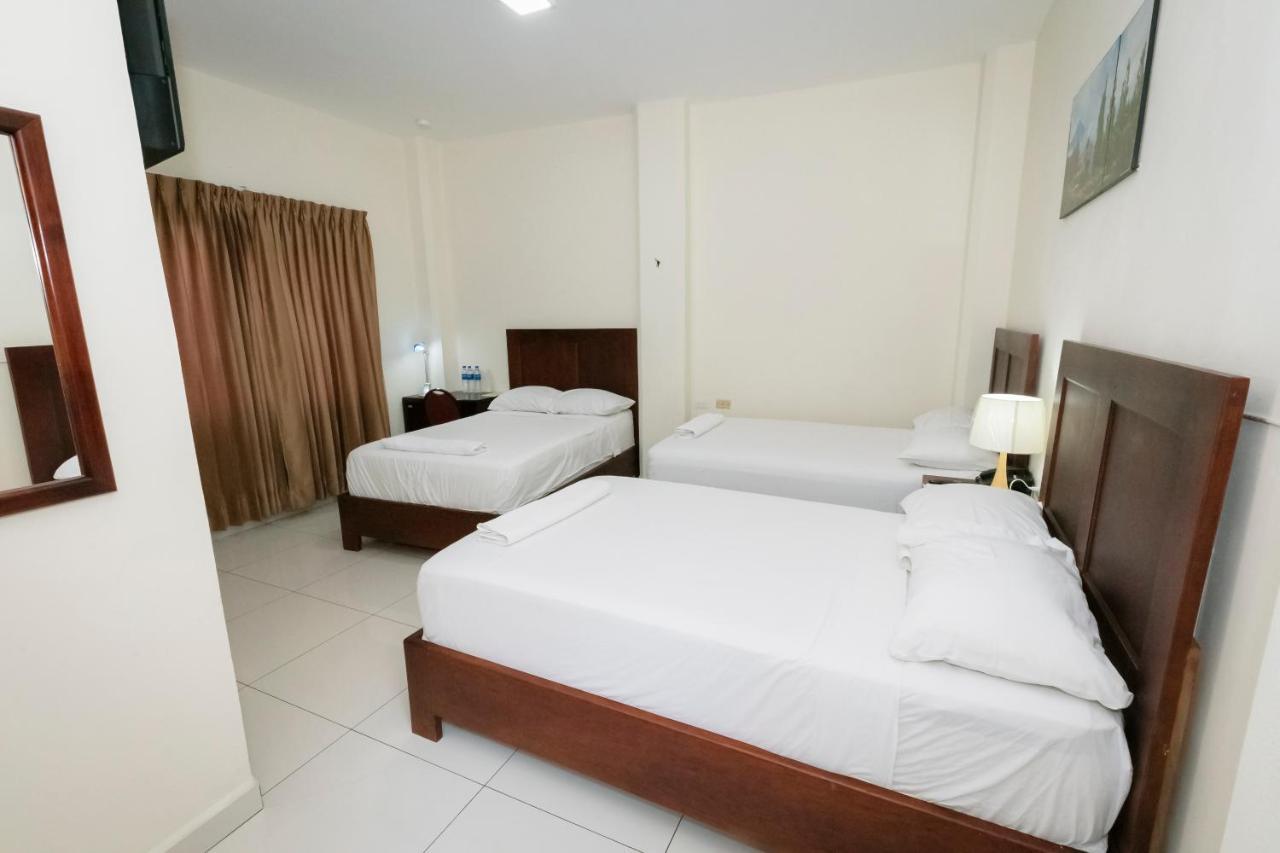 Hotel Mediterraneo Inn Santa Rosa de Lima Екстериор снимка