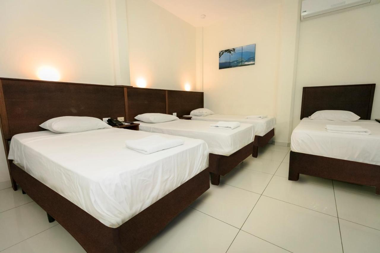 Hotel Mediterraneo Inn Santa Rosa de Lima Екстериор снимка