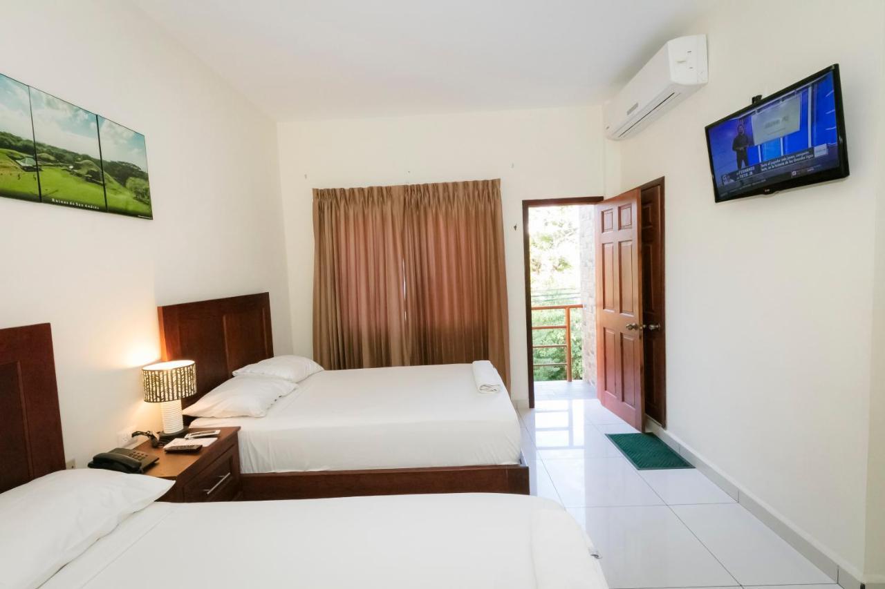 Hotel Mediterraneo Inn Santa Rosa de Lima Екстериор снимка